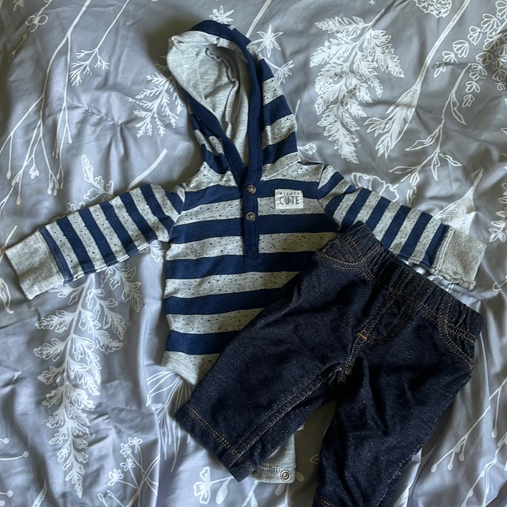 0-3 month long sleeve bodysuit set